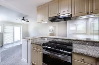 Photo #5: 260019688 Listing