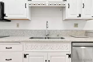 Photo #5: 260019690 Listing