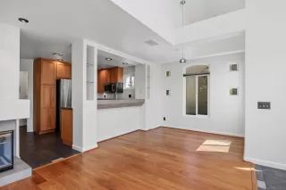 Photo #5: 260019708 Listing