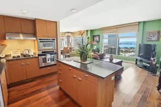 Photo #3: 260019726 Listing