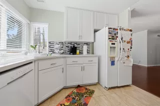 Photo #4: 260019730 Listing