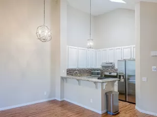 Photo #2: 260019734 Listing