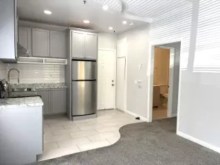 Photo #5: 260019750 Listing