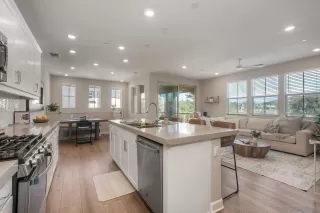 Photo #5: 260019760 Listing