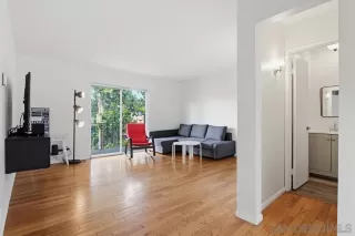 Photo #6: 260019780 Listing
