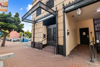 Photo #2: 260019820 Listing