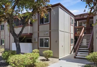 Photo #1: 260019834 Listing
