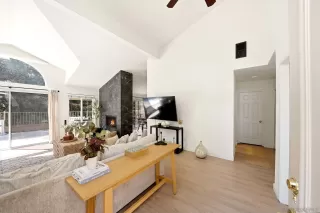 Photo #3: 260019854 Listing 