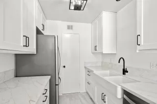Photo #2: 260019865 Listing