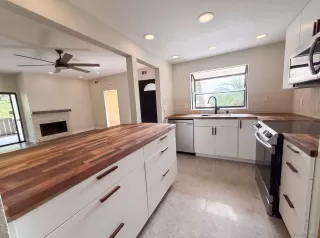 Photo #1: 260019869 Listing 