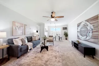 Photo #3: 260019878 Listing