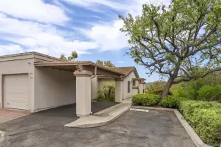 Photo #1: 260019882 Listing