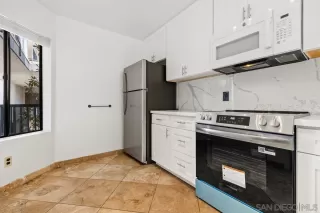 Photo #5: 260019899 Listing 
