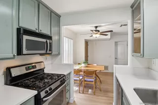 Photo #4: 260019912 Listing
