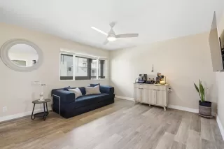 Photo #2: 260019938 Listing