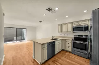 Photo #4: 260019939 Listing