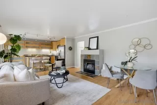 Photo #1: 260019944 Listing