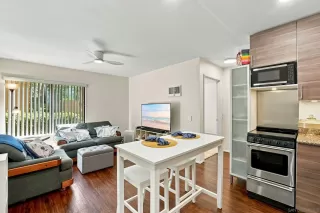 Photo #1: 260019956 Listing