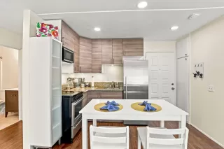 Photo #5: 260019956 Listing