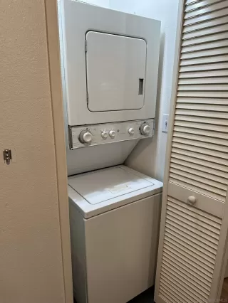 Photo #3: 260019963 Listing