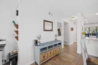 Photo #4: 260019975 Listing