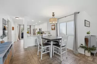 Photo #5: 260019975 Listing