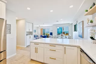 Photo #6: 260020004 Listing