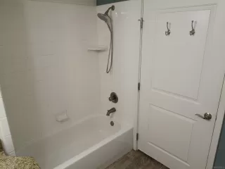 Photo #6: 260020009 Listing