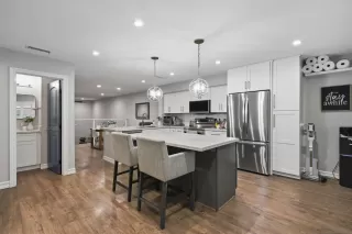 Photo #1: 260020010 Listing