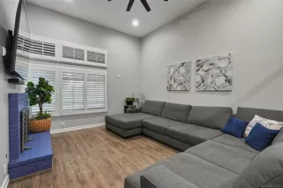 Photo #6: 260020010 Listing