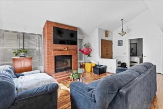 Photo #5: 260020087 Listing