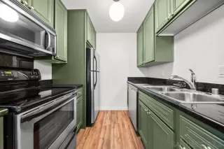 Photo #6: 260020111 Listing