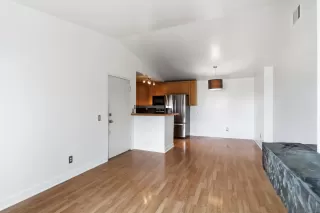 Photo #4: 260020121 Listing