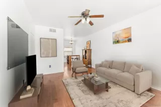 Photo #4: 260020181 Listing