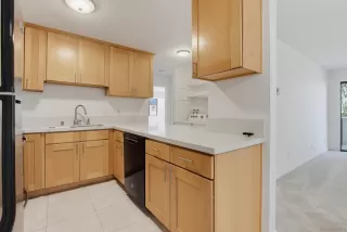 Photo #3: 260020191 Listing