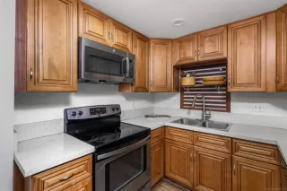 Photo #4: 260020231 Listing