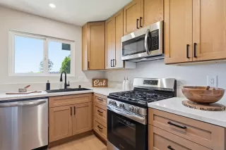 Photo #6: 260020314 Listing