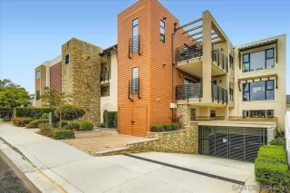 More Details about MLS # 260020329 : 3128 CAñON ST UNIT 301