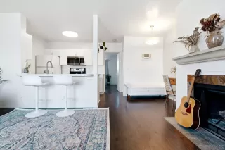 Photo #1: 260020343 Listing