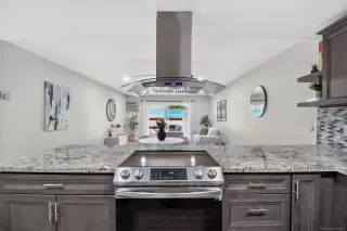 Photo #6: 260020357 Listing