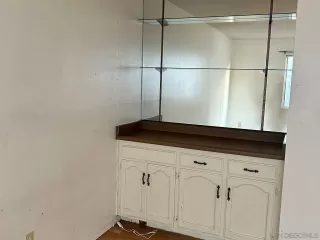 Photo #4: 260020368 Listing