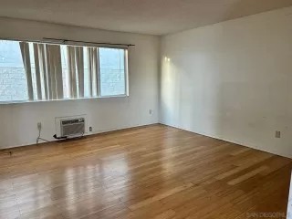Photo #6: 260020368 Listing
