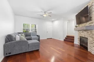 Photo #3: 260020406 Listing