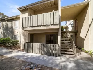Photo #3: 260020419 Listing
