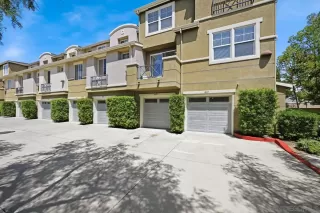 Photo #5: 260020460 Listing