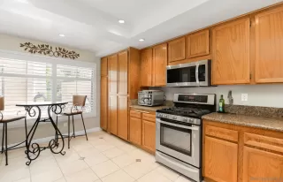 Photo #3: 260020496 Listing