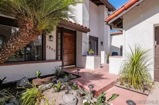 Photo #1: 260020545 Listing