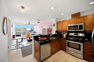 Photo #5: 260020556 Listing 