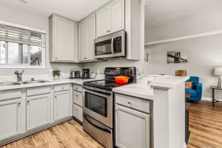 Photo #5: 260020574 Listing