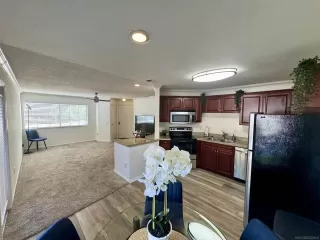 Photo #3: 260020646 Listing